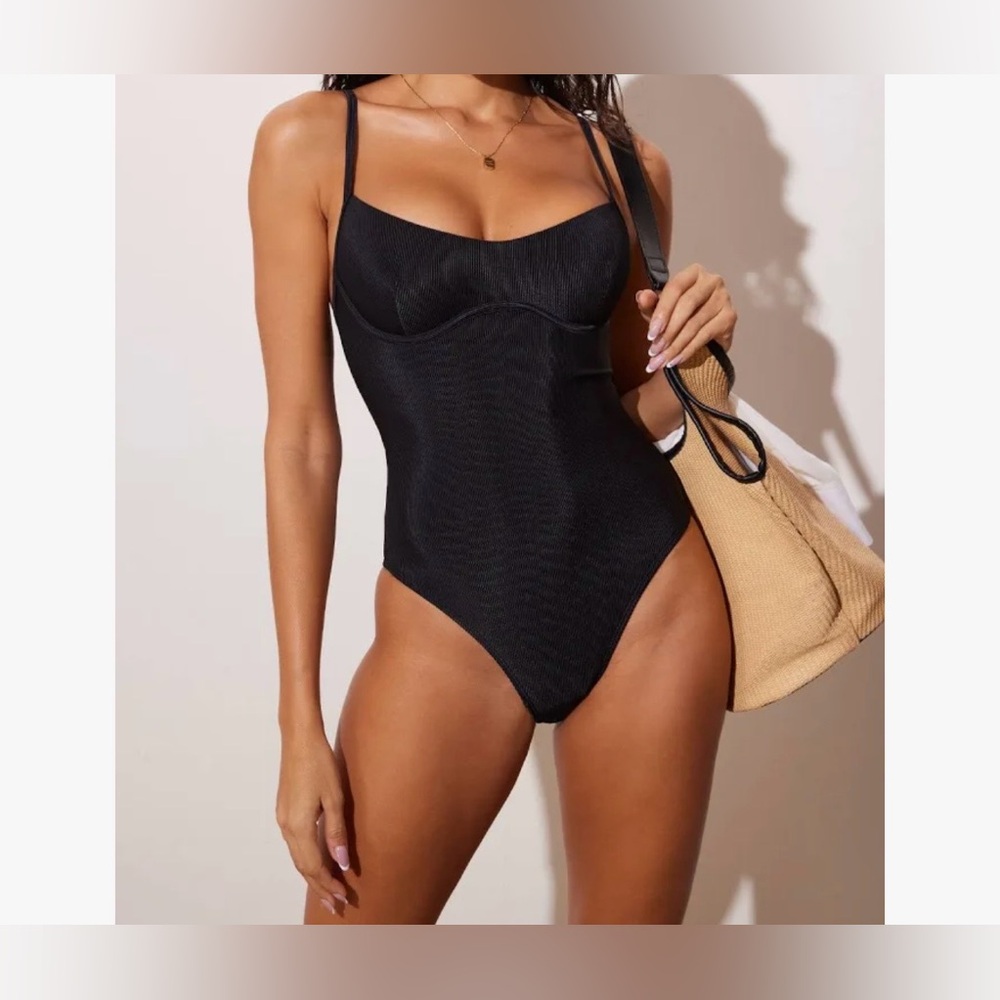 DOBREVA NWT Women’s Black Ribbed Underwire One Piece Bathing Suit M (8-10)
